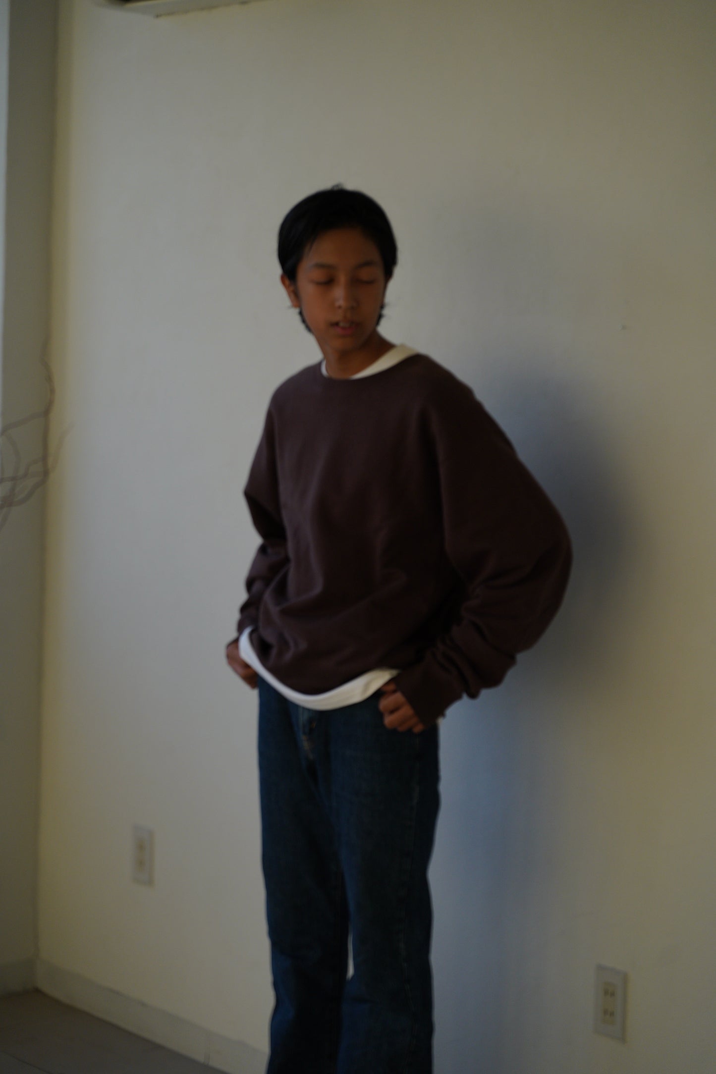 Short length pullover sweat