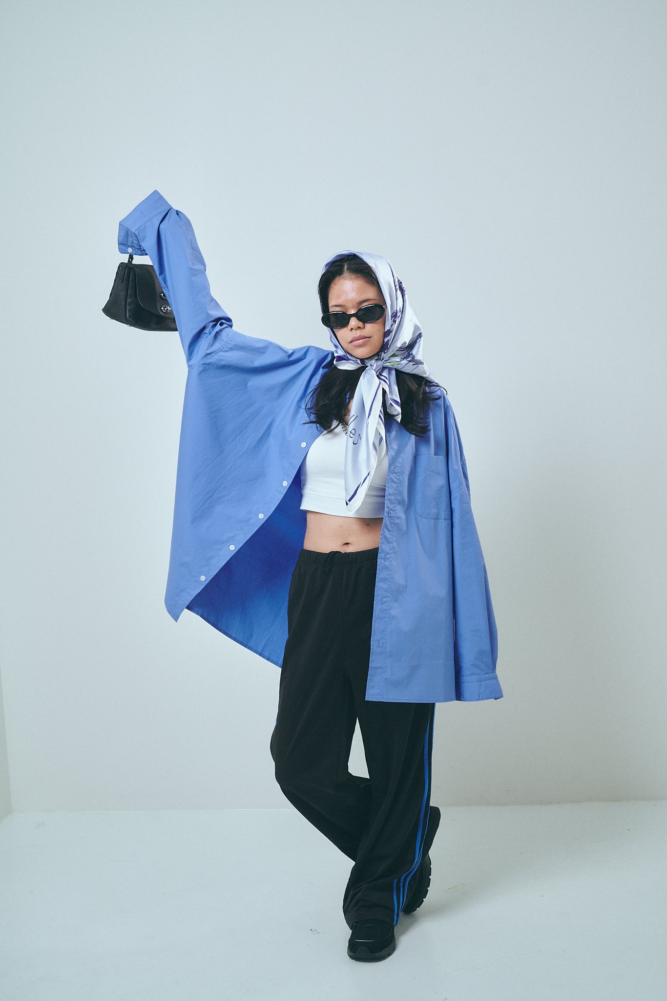 Box silhouette collarless shirt