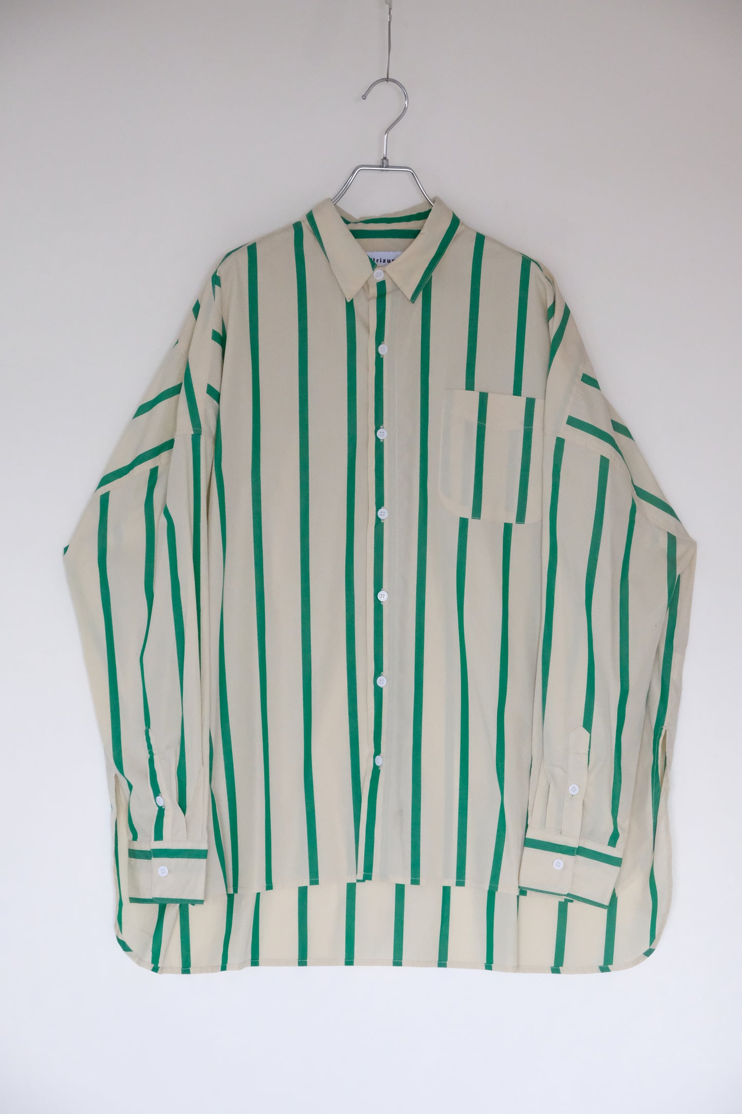 Box silhouette regularcollar shirt