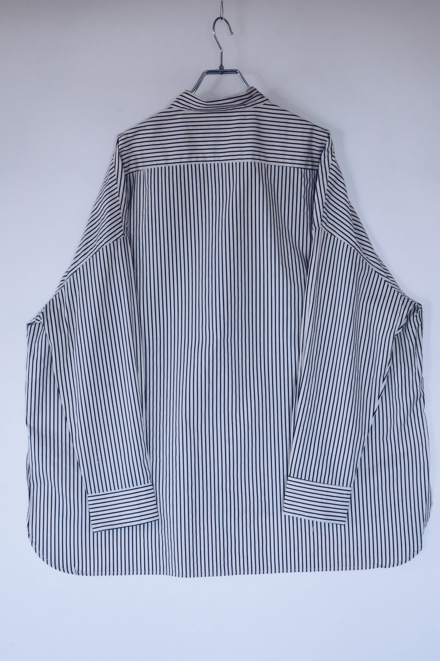 Box silhouette regularcollar shirt
