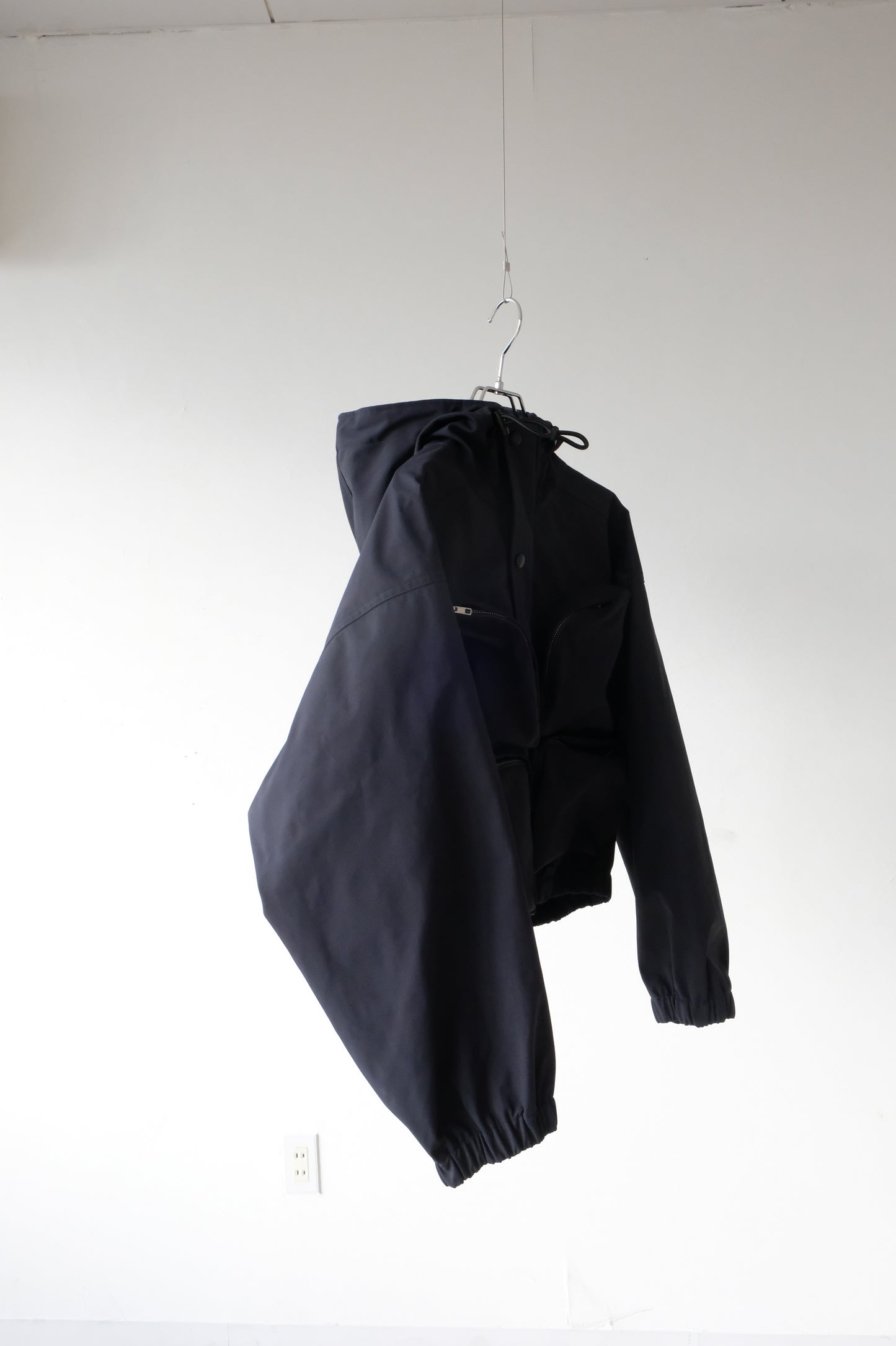 Cropped mountain parka