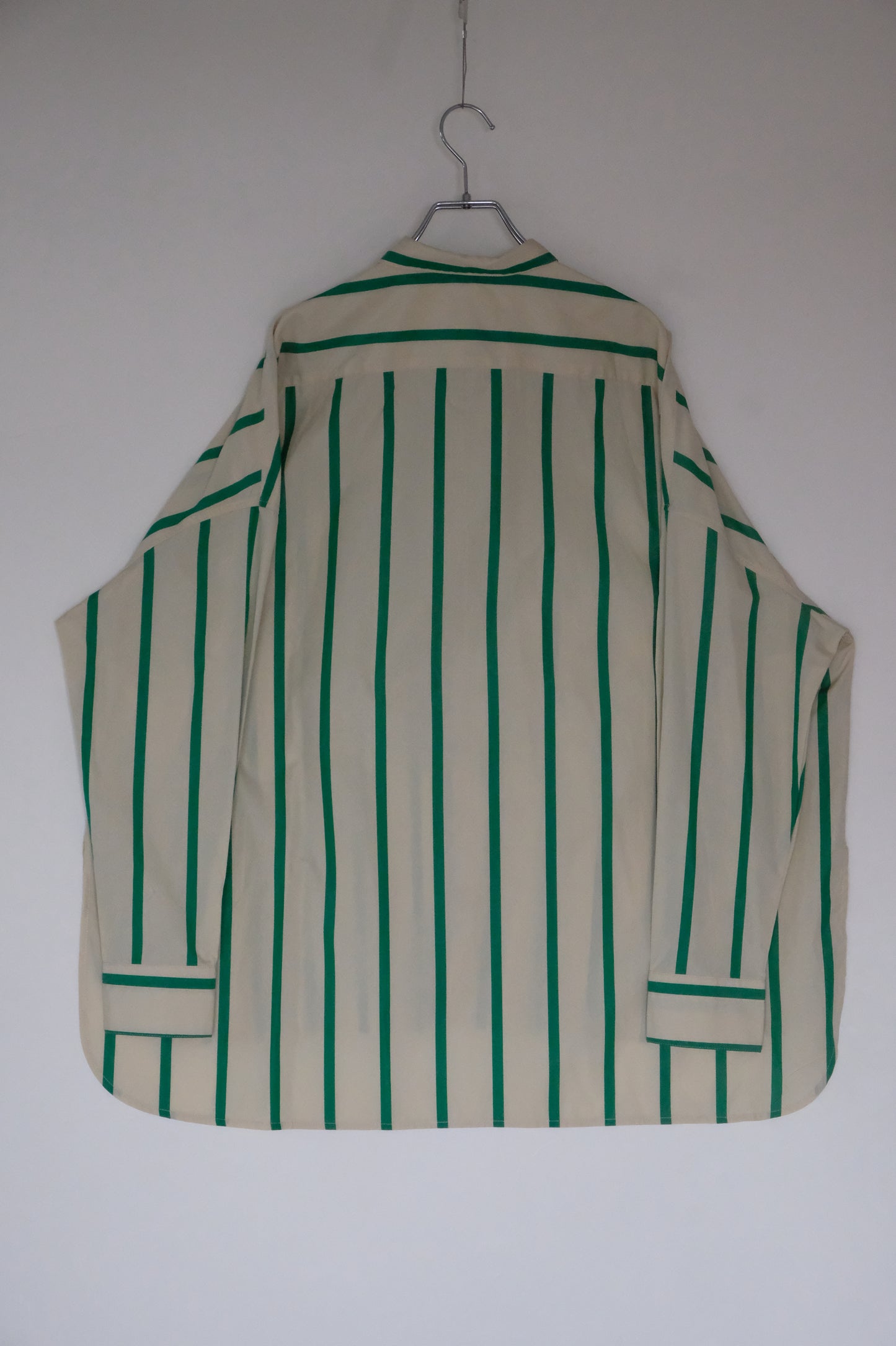 Box silhouette regularcollar shirt