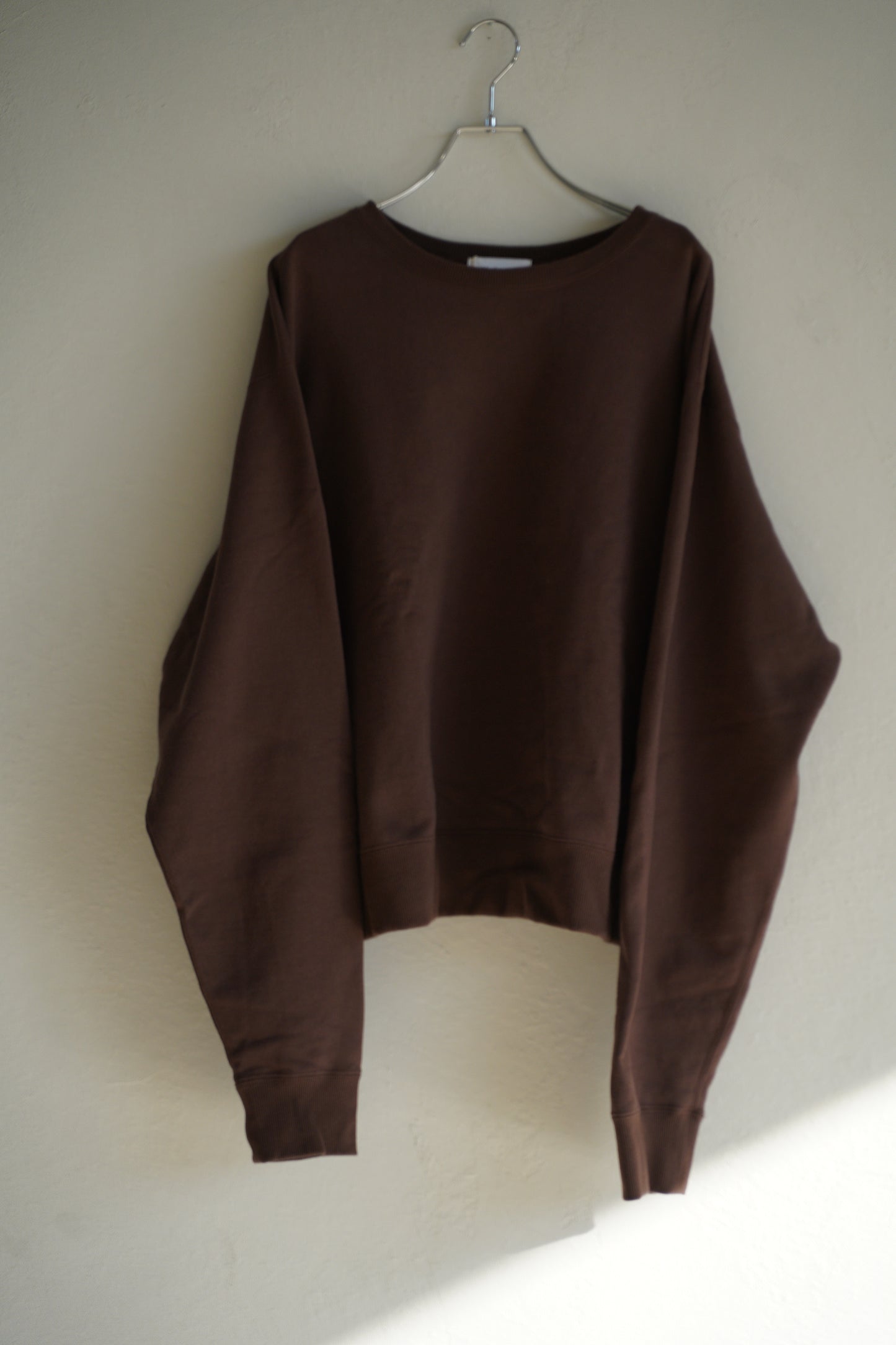 Short length pullover sweat
