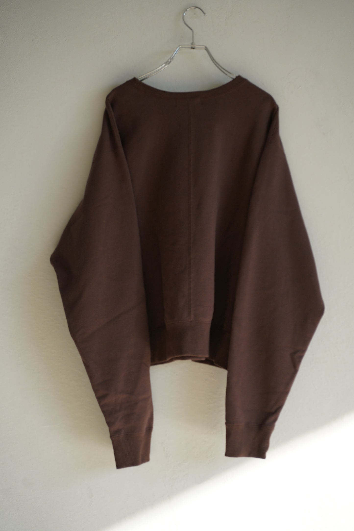 Short length pullover sweat