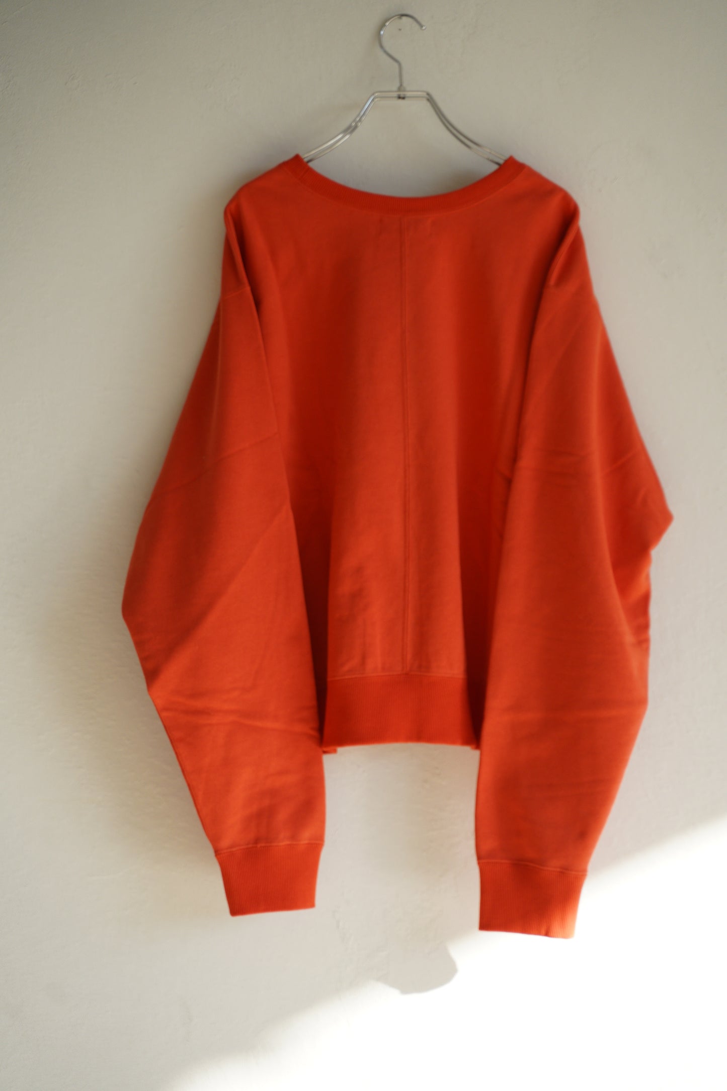 Short length pullover sweat