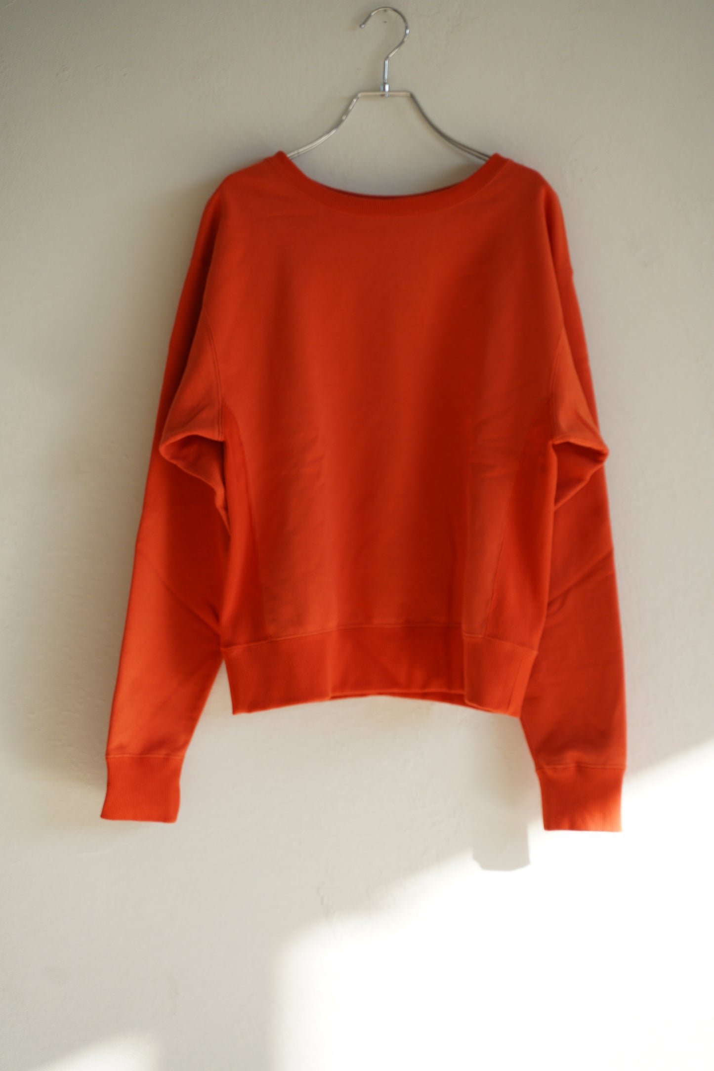 Short length pullover sweat