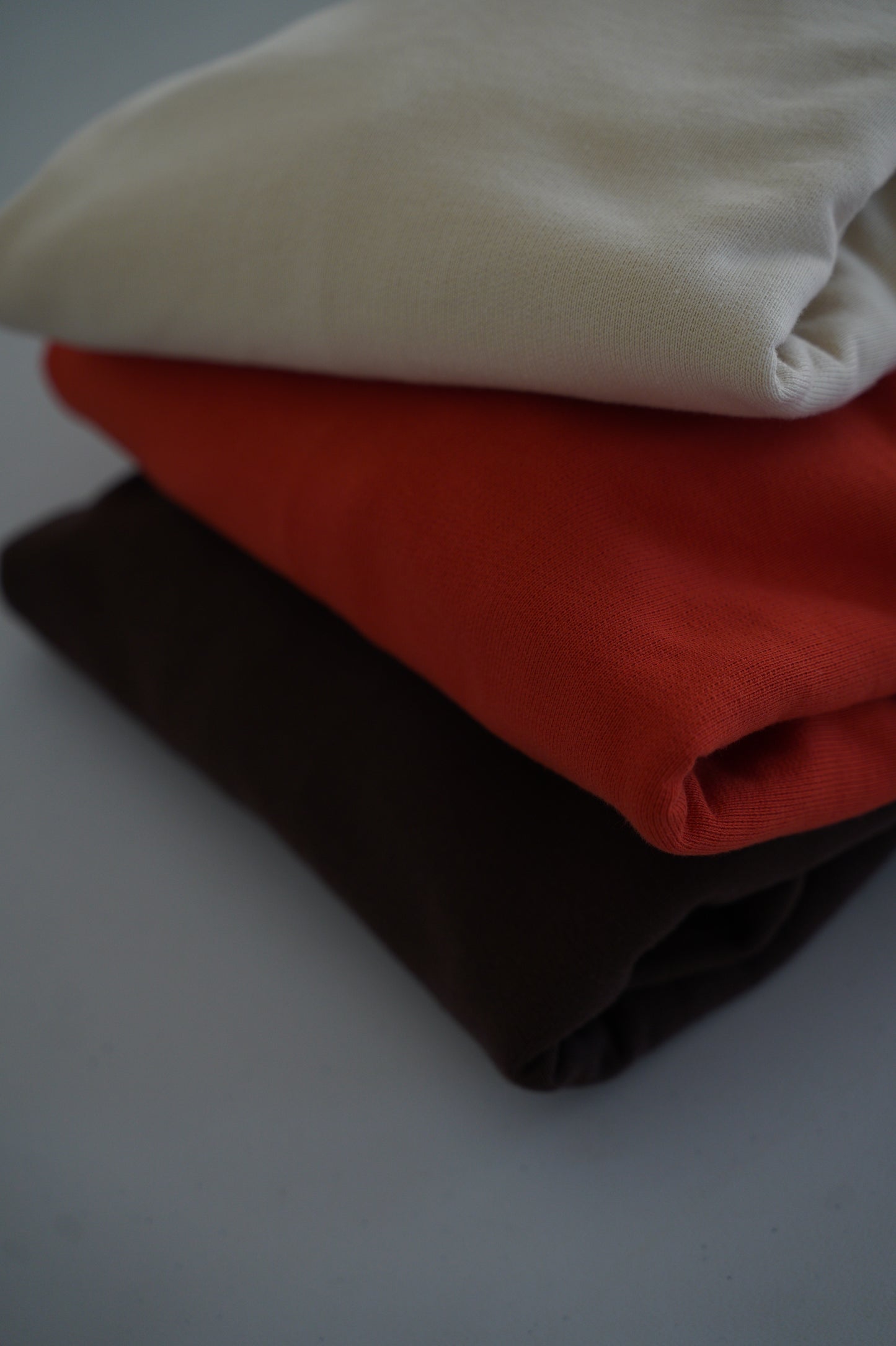Short length pullover sweat