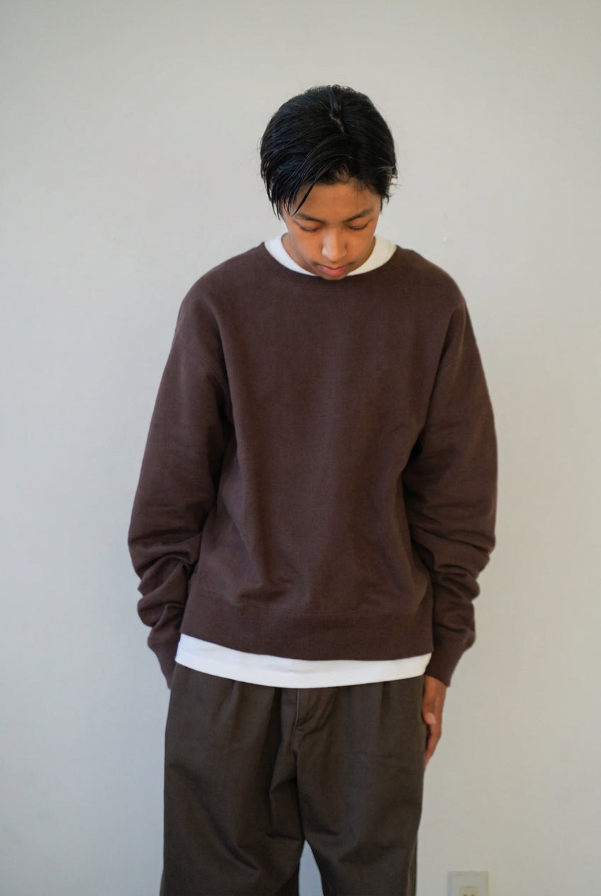 Short length pullover sweat