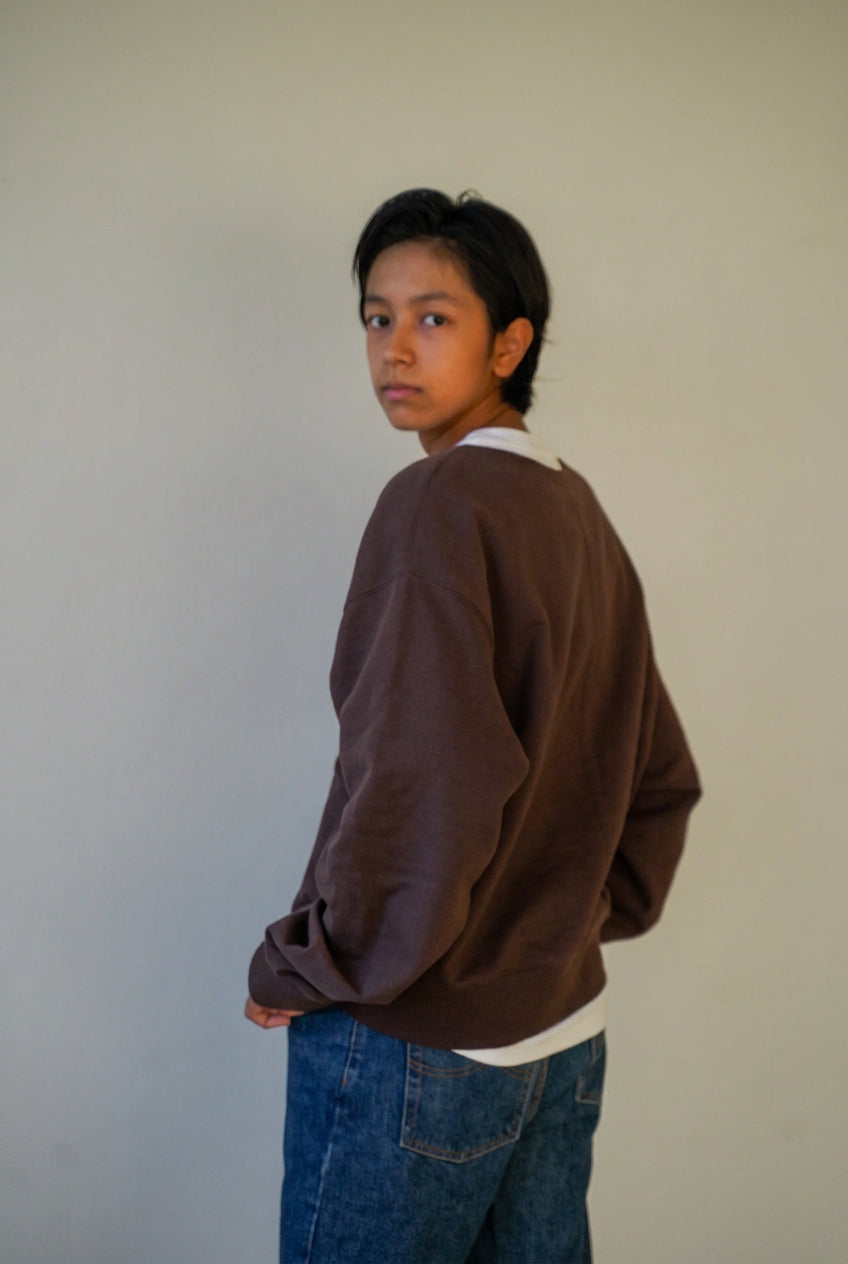 Short length pullover sweat