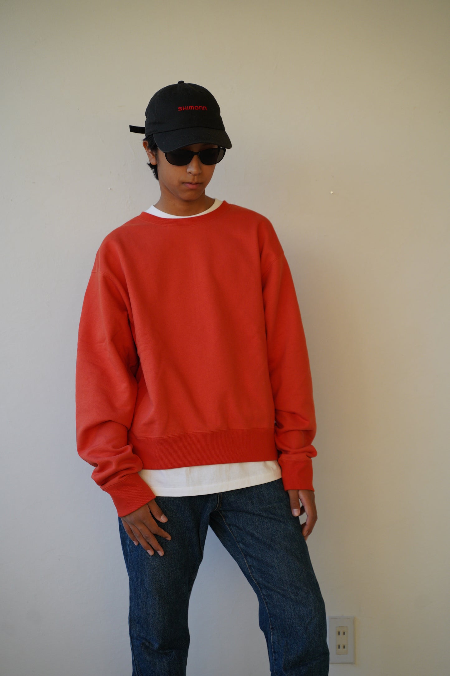 Short length pullover sweat