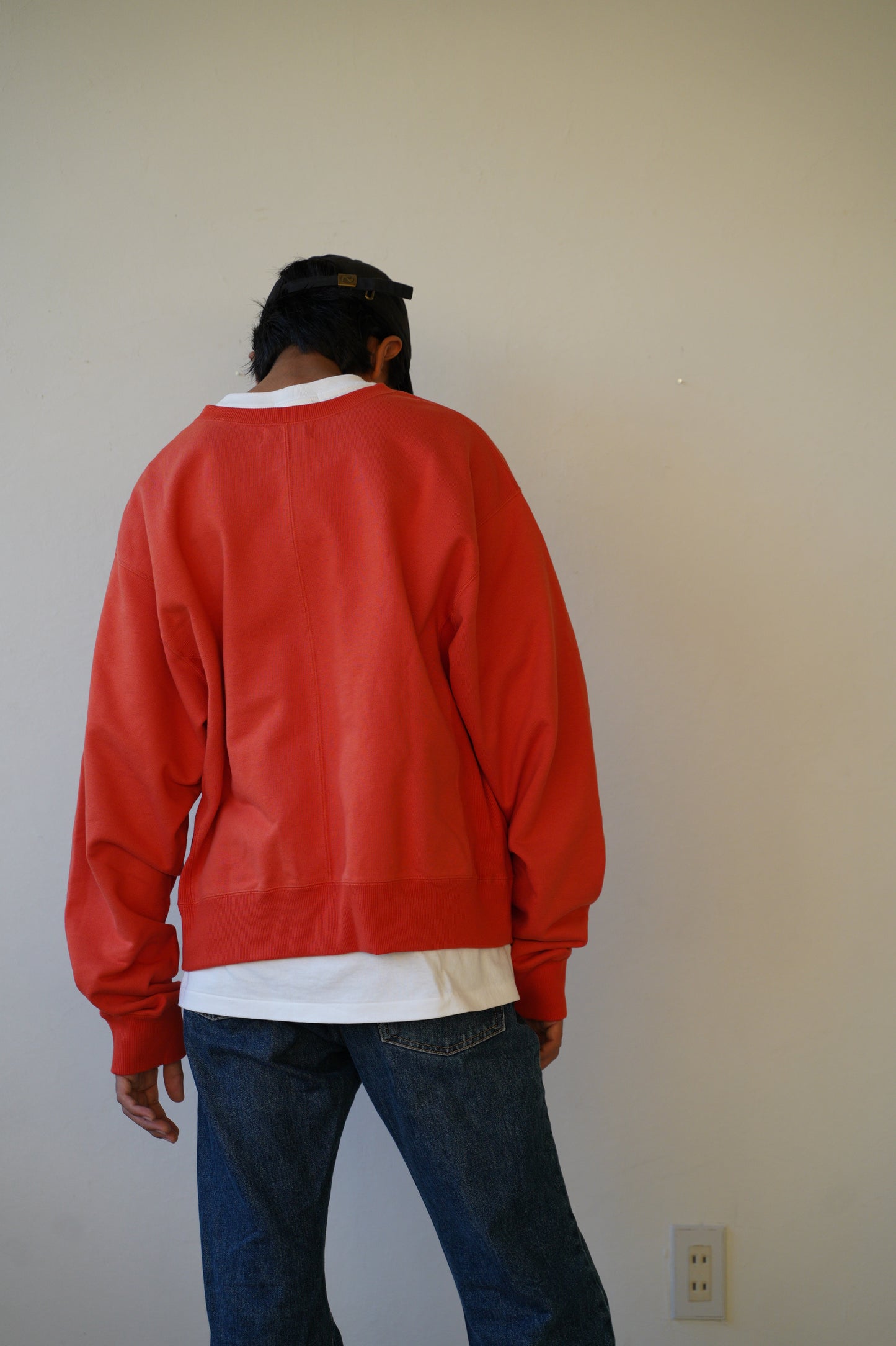 Short length pullover sweat