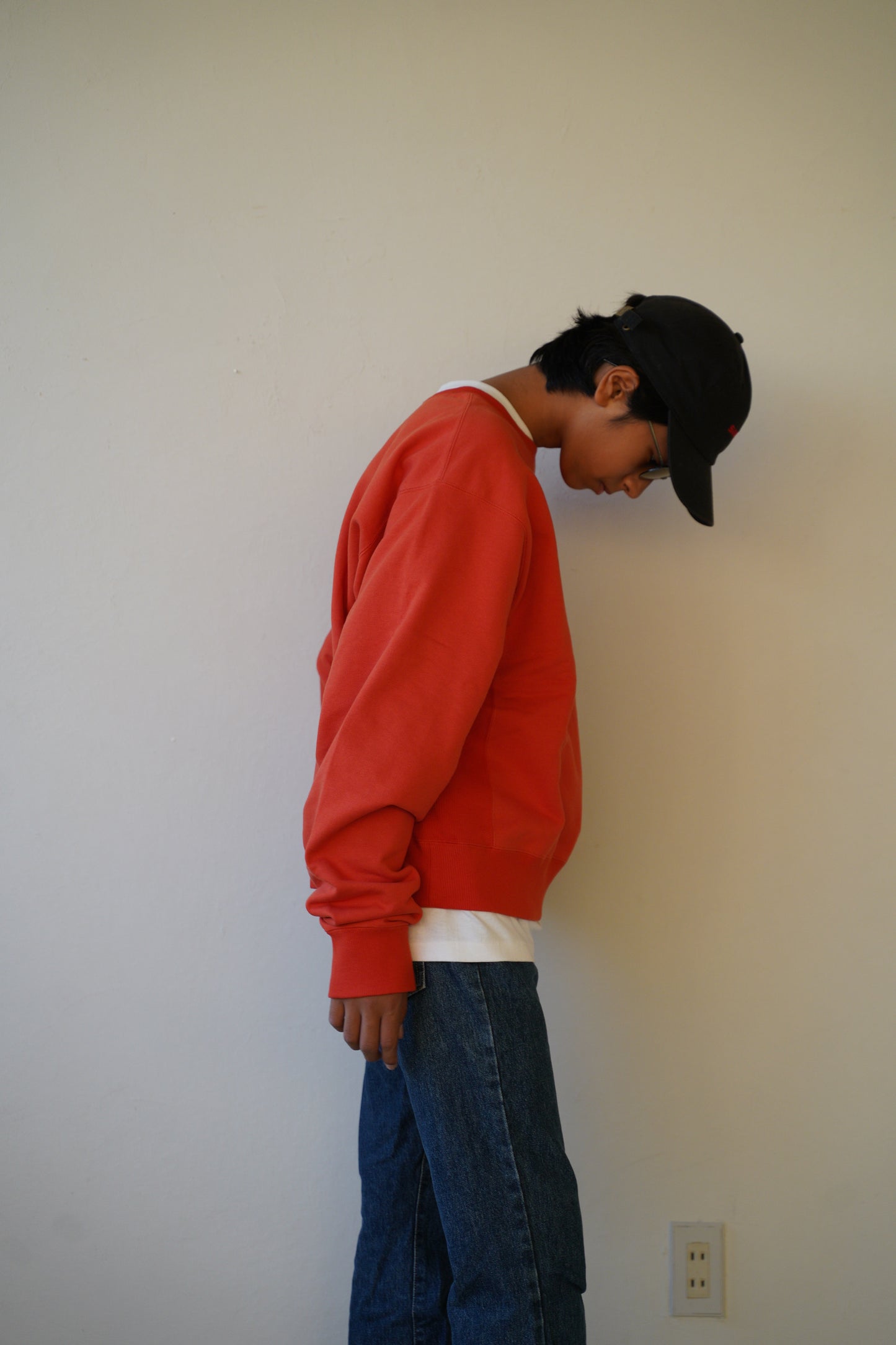 Short length pullover sweat