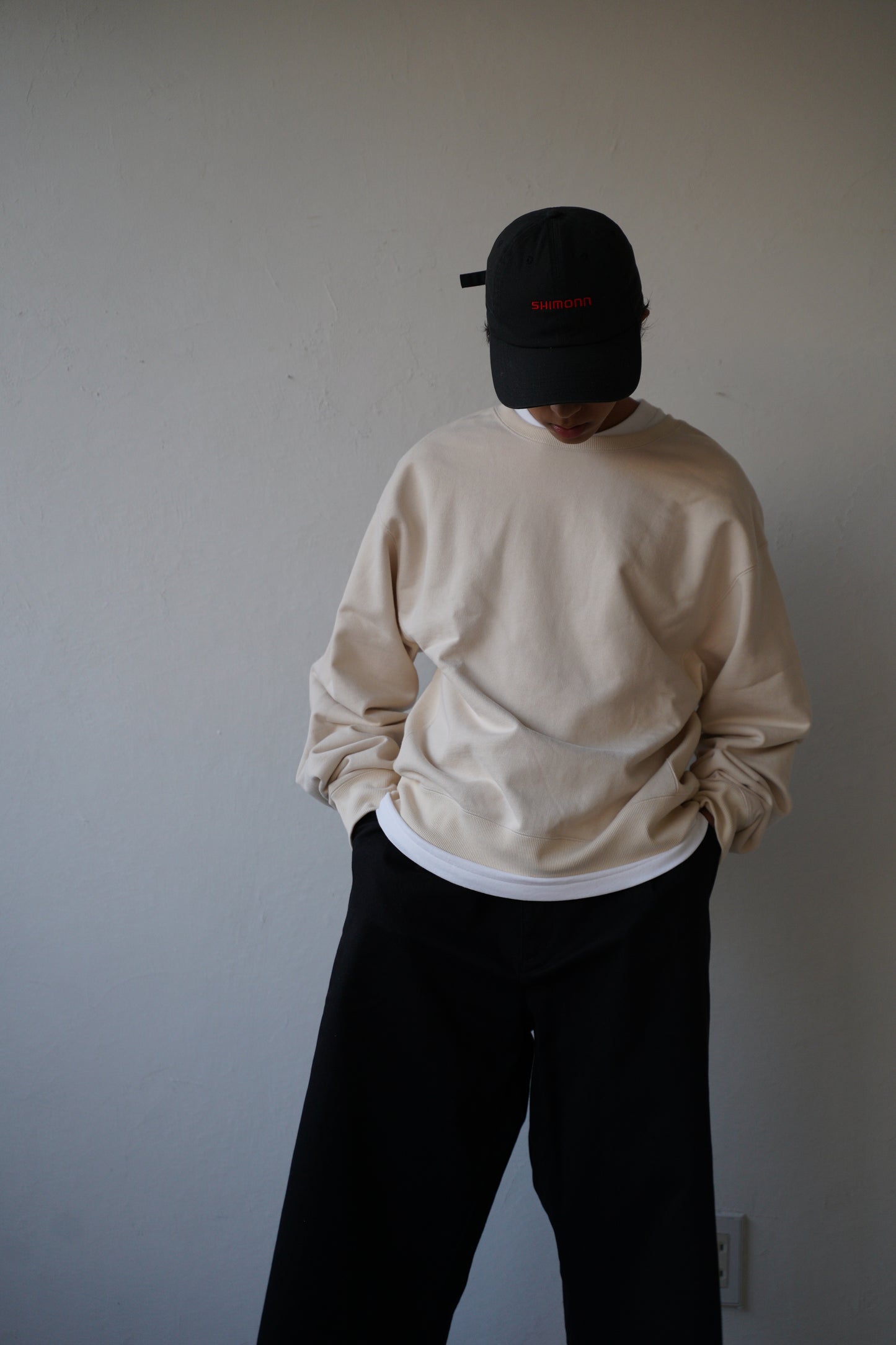Short length pullover sweat