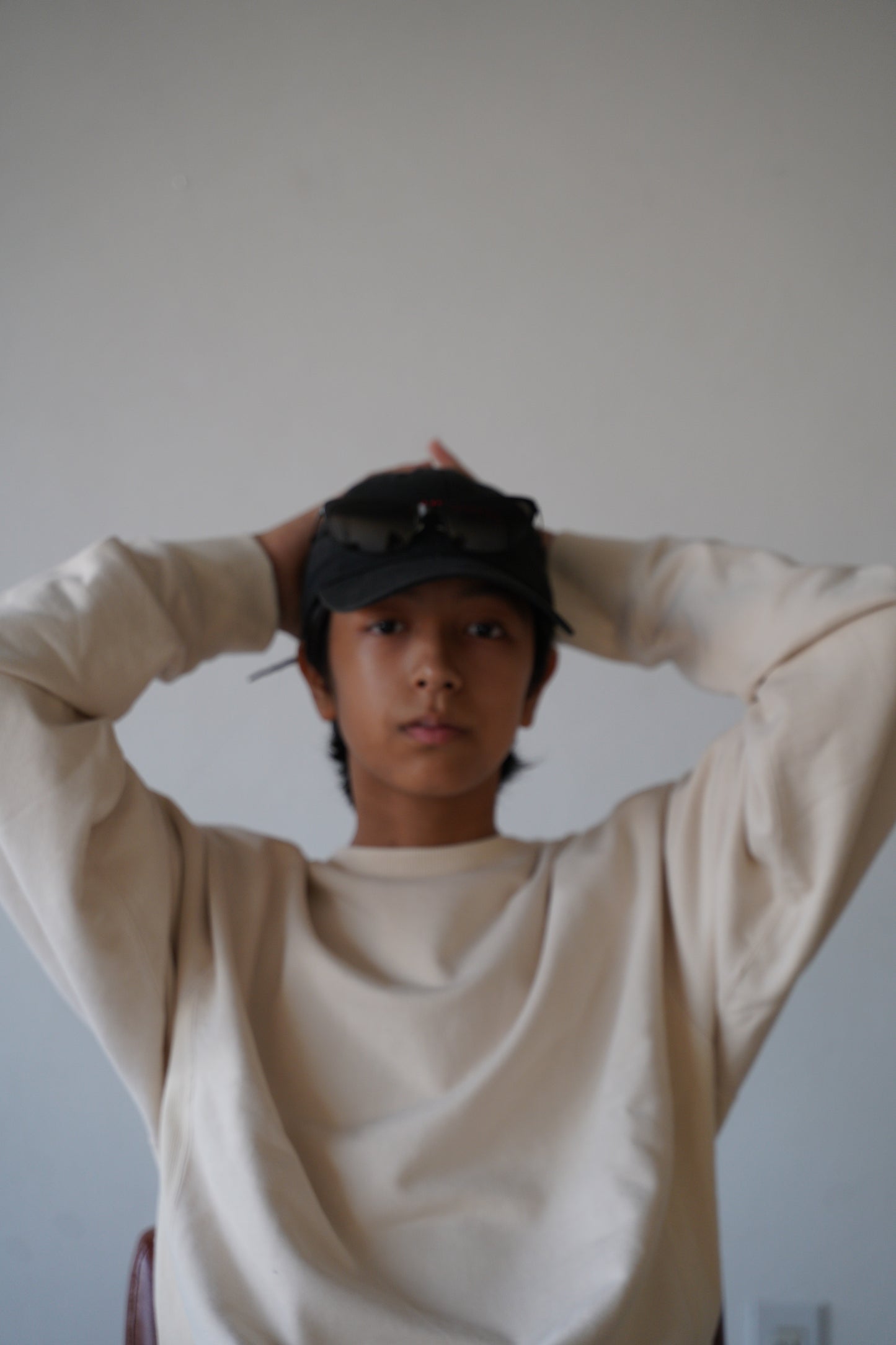 Short length pullover sweat