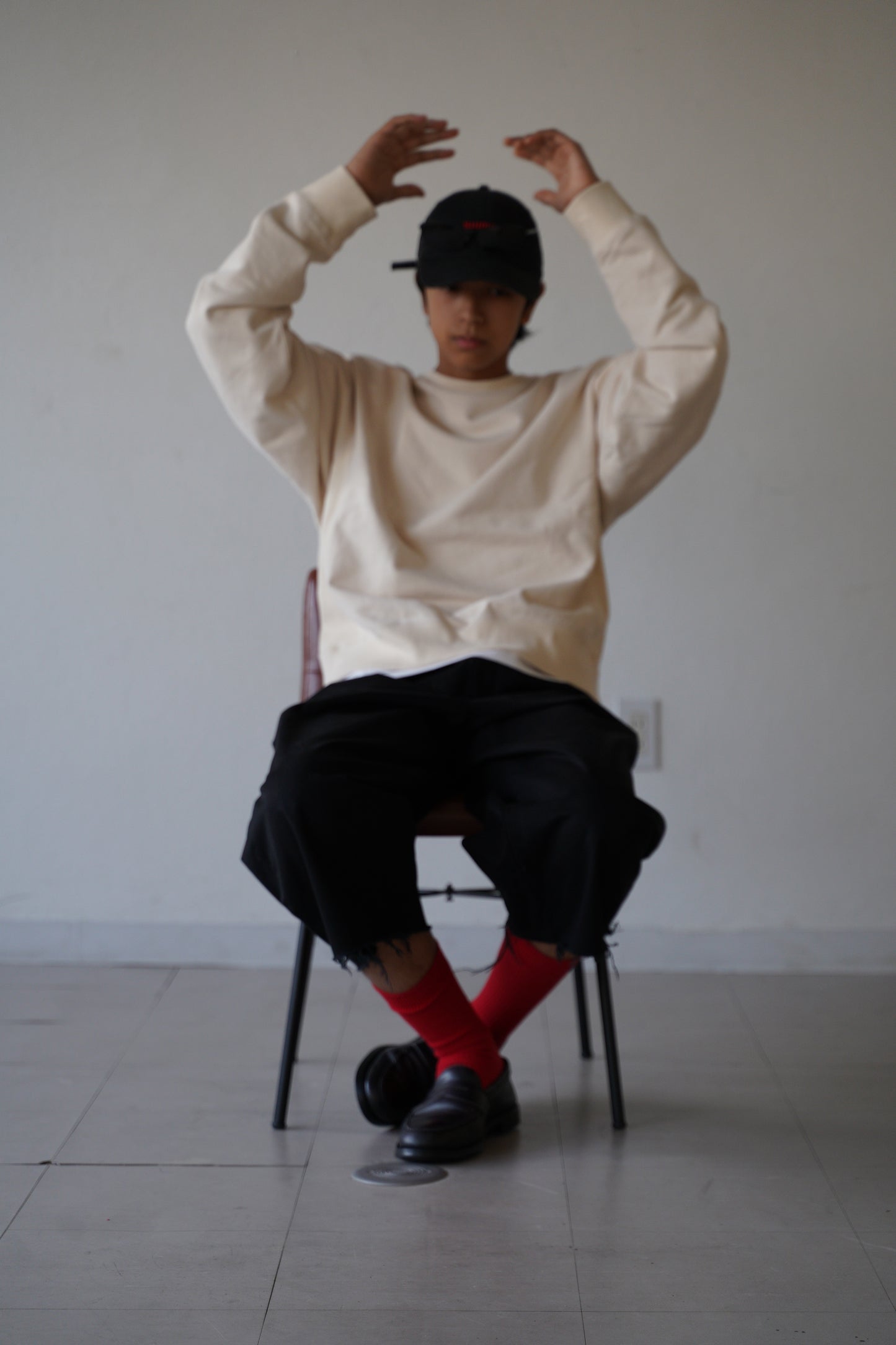 Short length pullover sweat