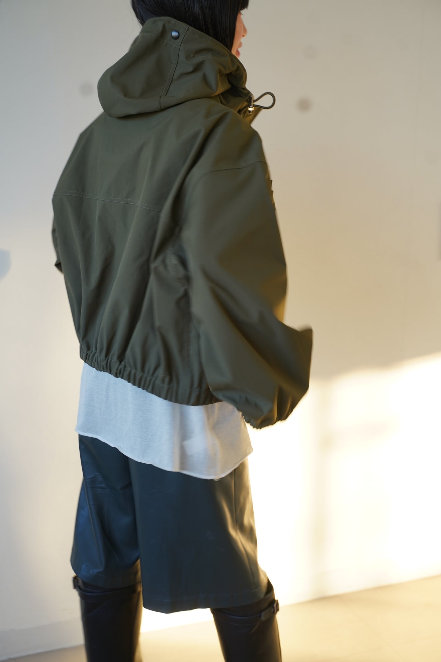 Cropped mountain parka