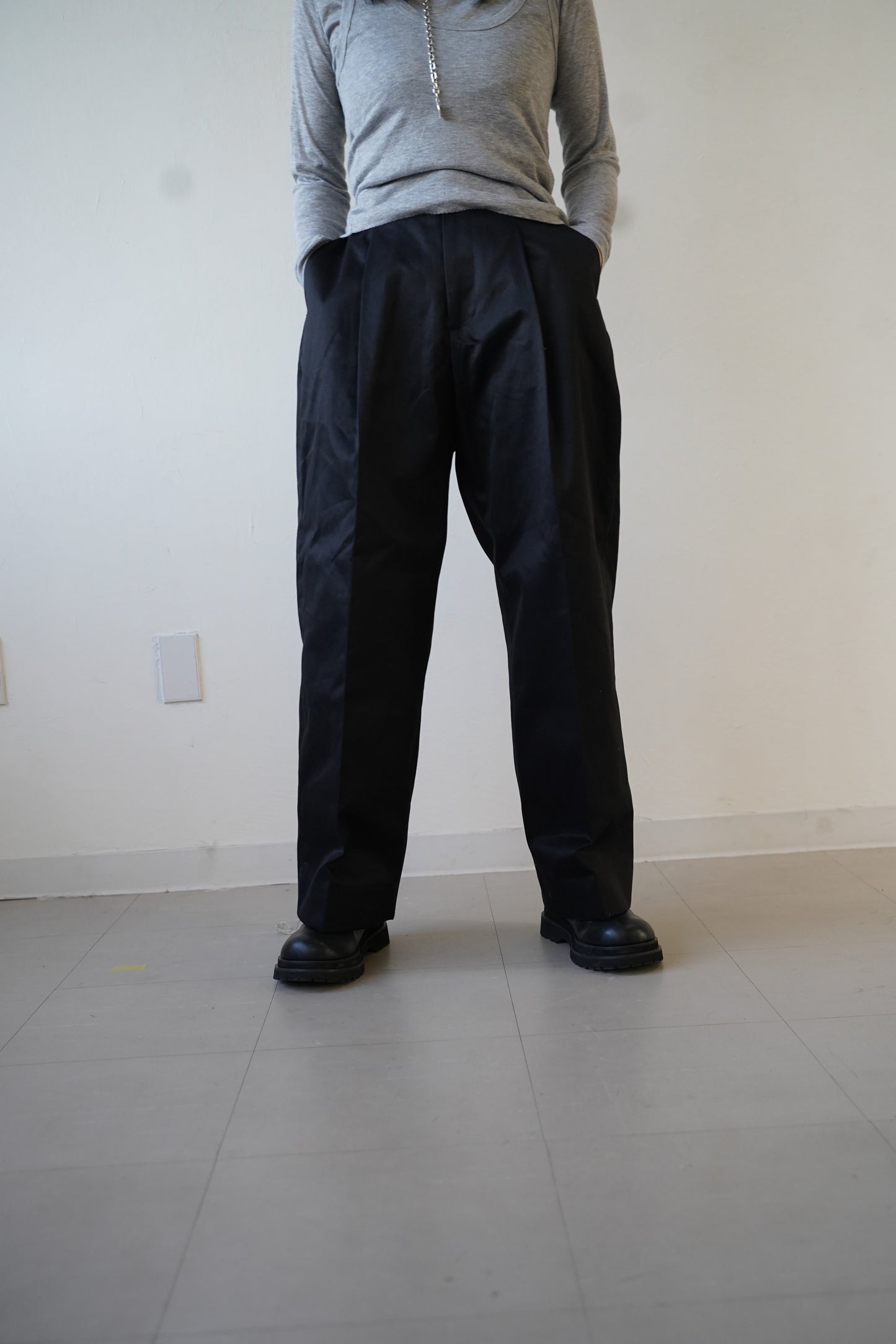 Chino one-tuck wide pants