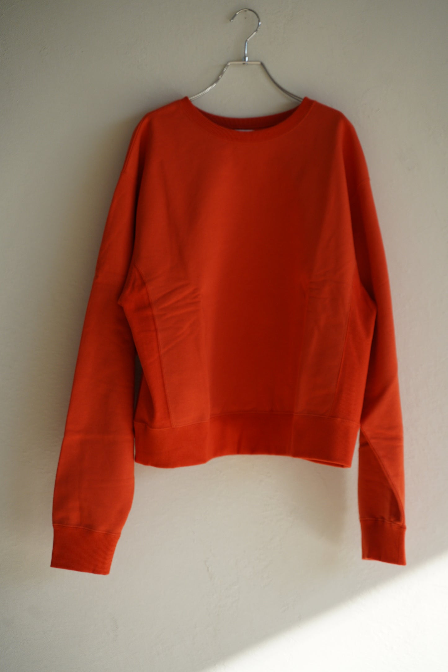 Short length pullover sweat
