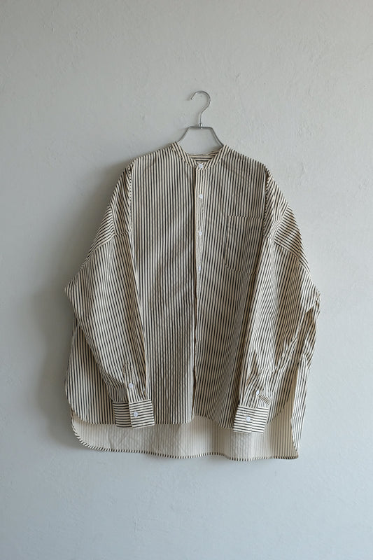 Box silhouette collarless shirt