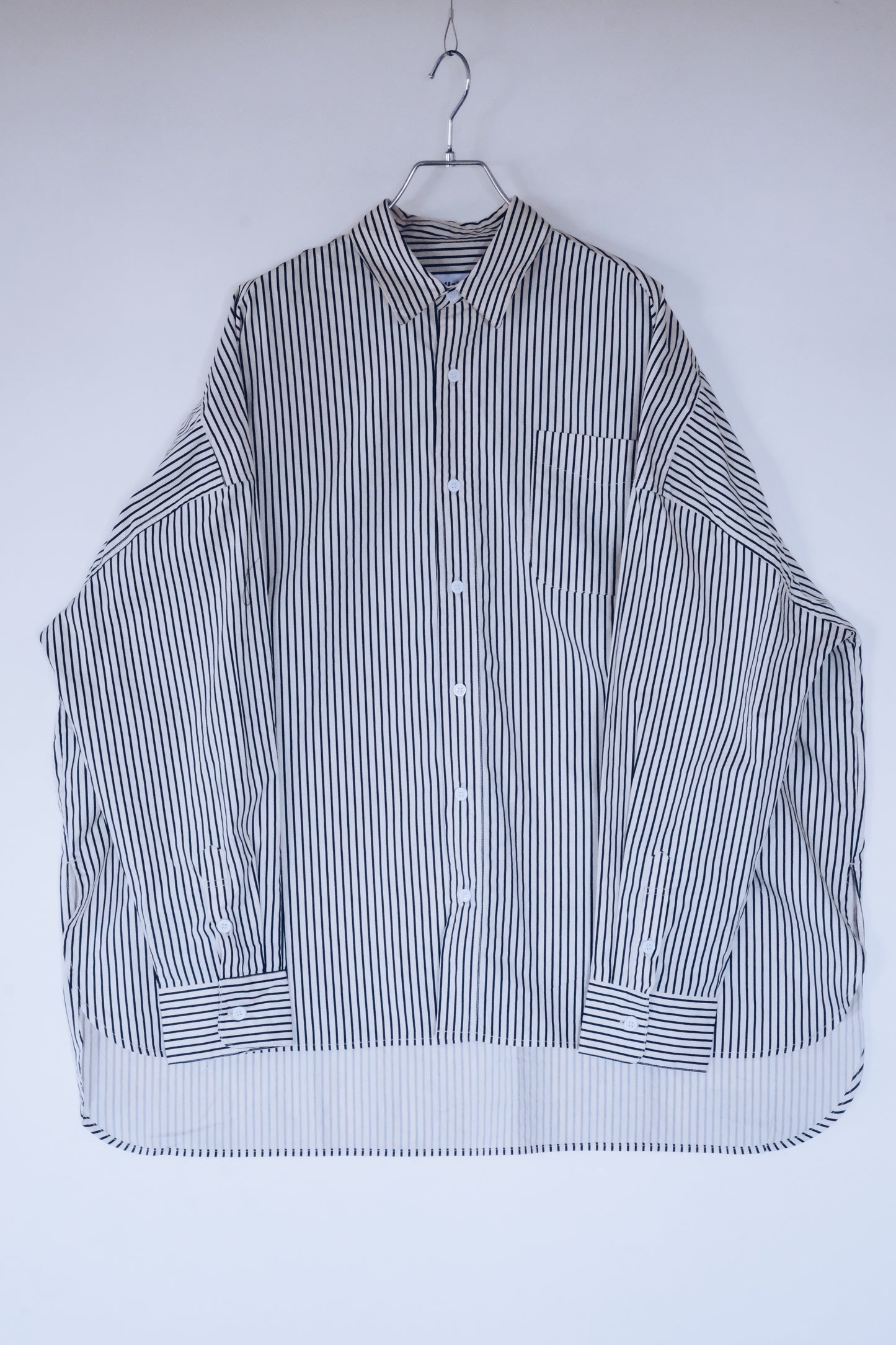 Box silhouette regularcollar shirt