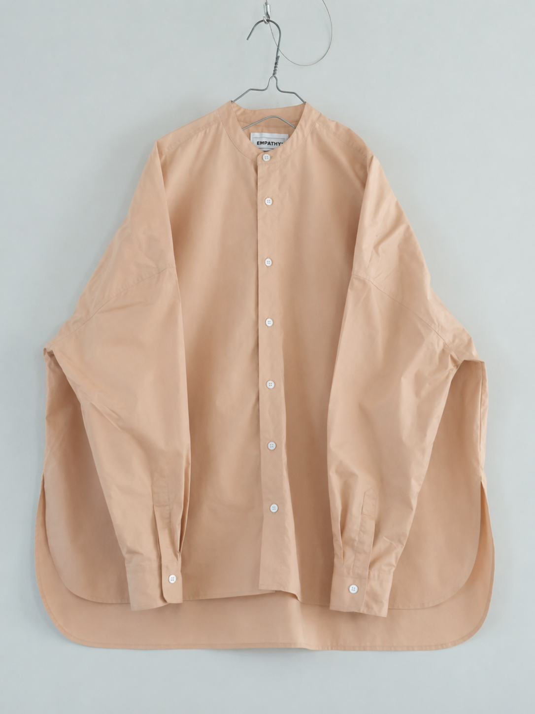 Box silhouette collarless shirt