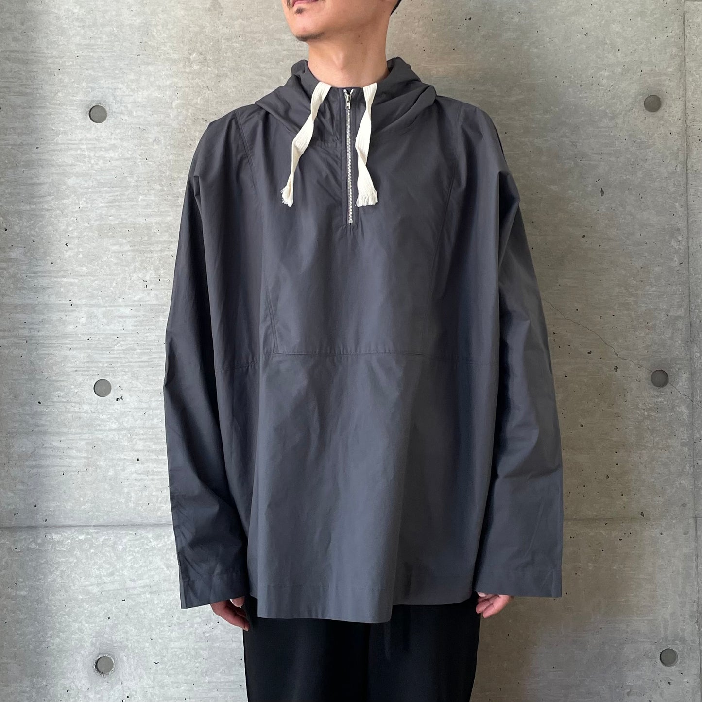 Box silhouette anorak hoodie