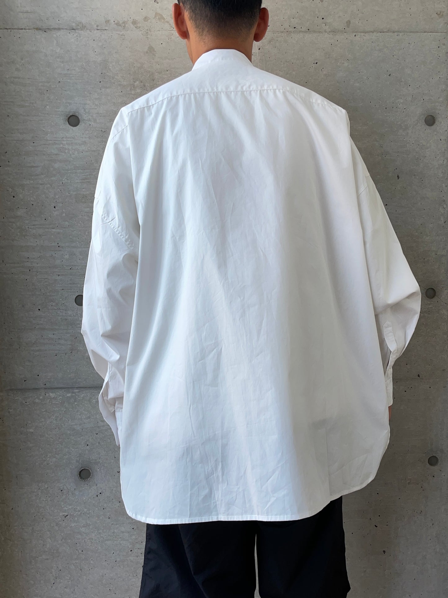 Box silhouette regularcollar shirt